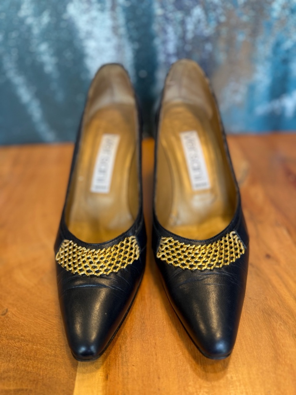 Versani Old Money Vintage Leather Heels Navy/Gold Pumps 8B (GUC) - Picture 4 of 12